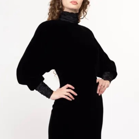 Bespoke Vintage Black Velvet Gown w Keyhole Back - Picture 3 of 4